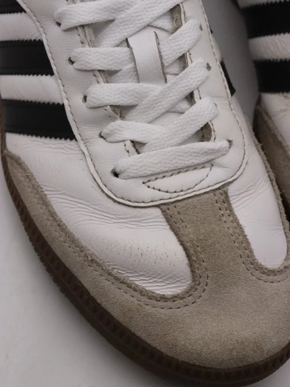 Adidas Samba OG Men's Size 10 Low White Black Gum Sneakers B75806
